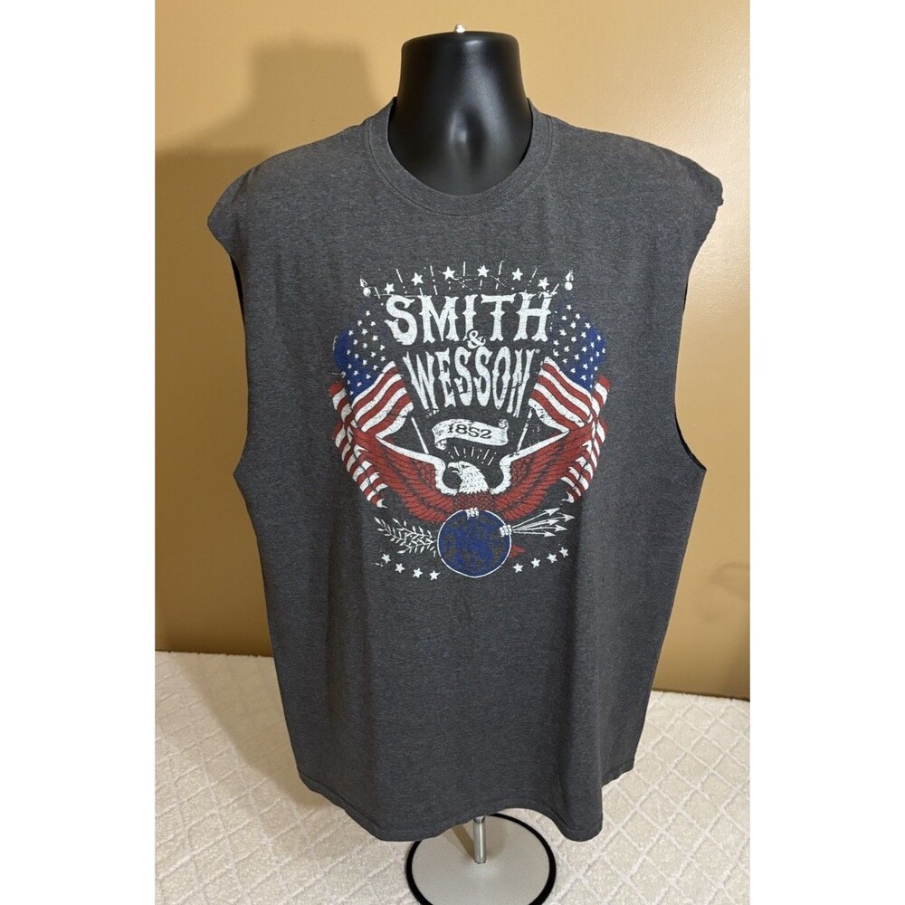 Smith & Wesson 1852 American Flag & Eagle Gray Cut Off Shirt Men’s Size XL